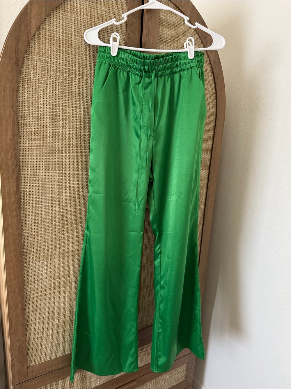 Apple Green Satin Wide Leg Pants Elastic Waist Drawstring Pockets Size S